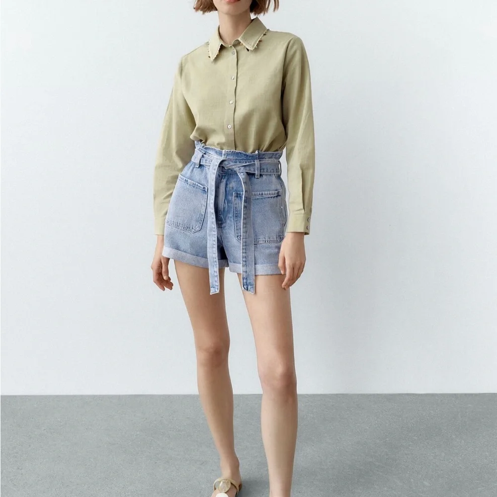 Zara Women’s Baggy Paperbag Shorts size 4 Light Wash Denim